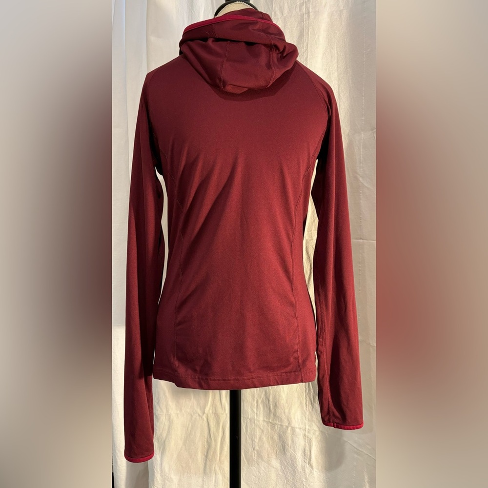 The North Face Women's Maroon Hooded Long-Sleeve Pullover - Picture 8 of 11